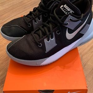 Nike Air Max impact 2